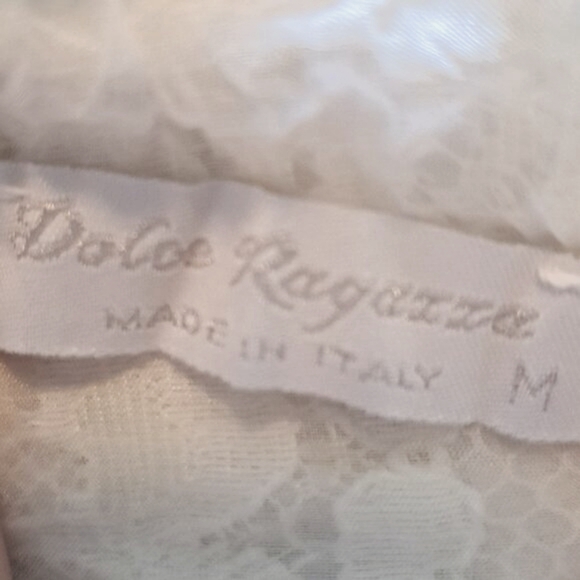 Dolce Ragazza Silk and Lace Split Back sleeveless Blouse Size Medium - Picture 6 of 7